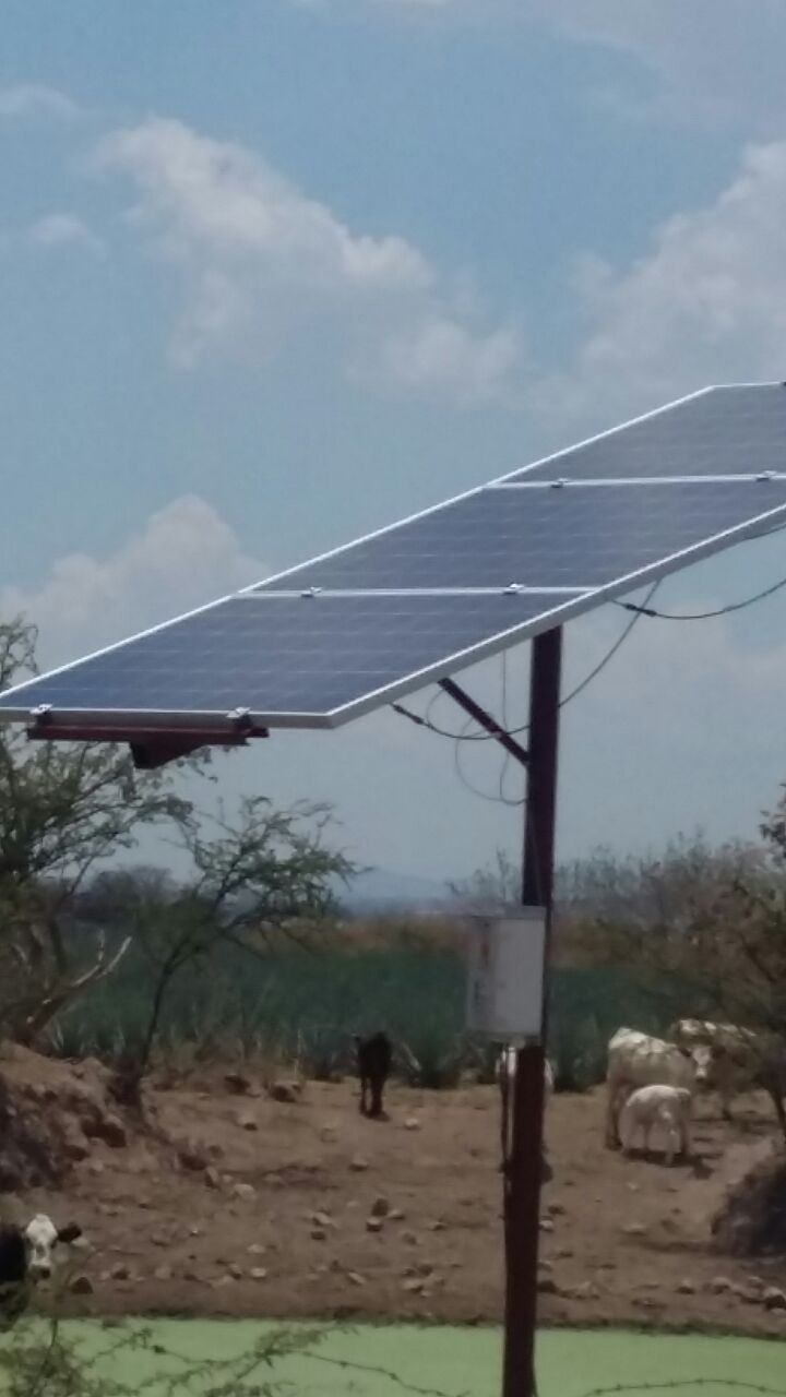 paneles de sistema bombeo